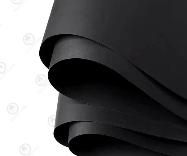 Analisis pasar aplikasi kertas karton hitam