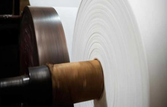 Analisis volume impor dan harga bubur kertas limbah