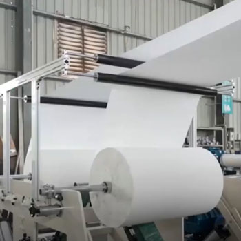 Lembut pada kulit. Kertas tisu kuat berkualitas dengan kertas emas