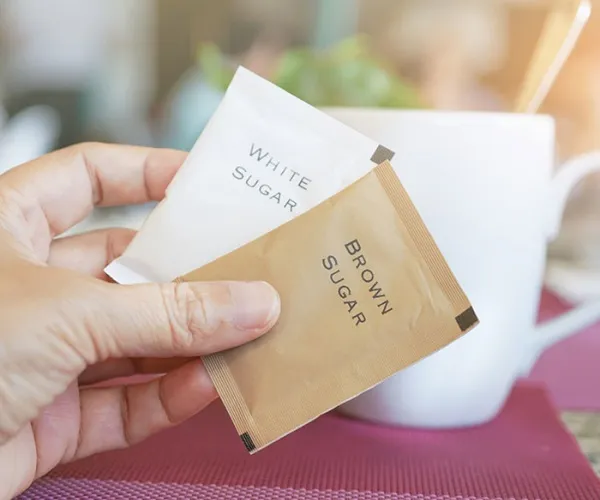 Cangkir minuman panas dan dingin