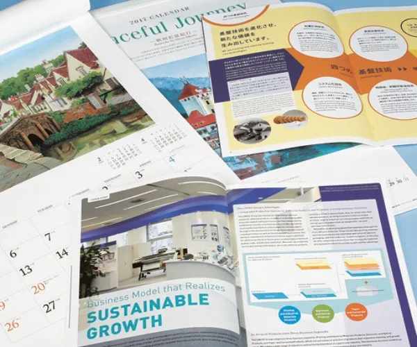 Bagaimana properti kertas mempengaruhi perbedaan warna cetak